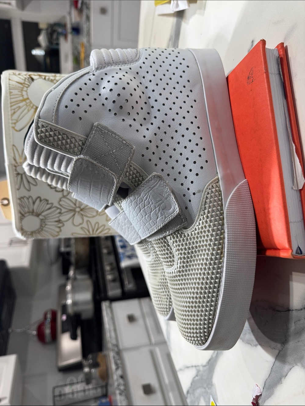 Nike Flystepper 2K3 Mens 11 White Grey Good High Top Pyramid Texture Straps